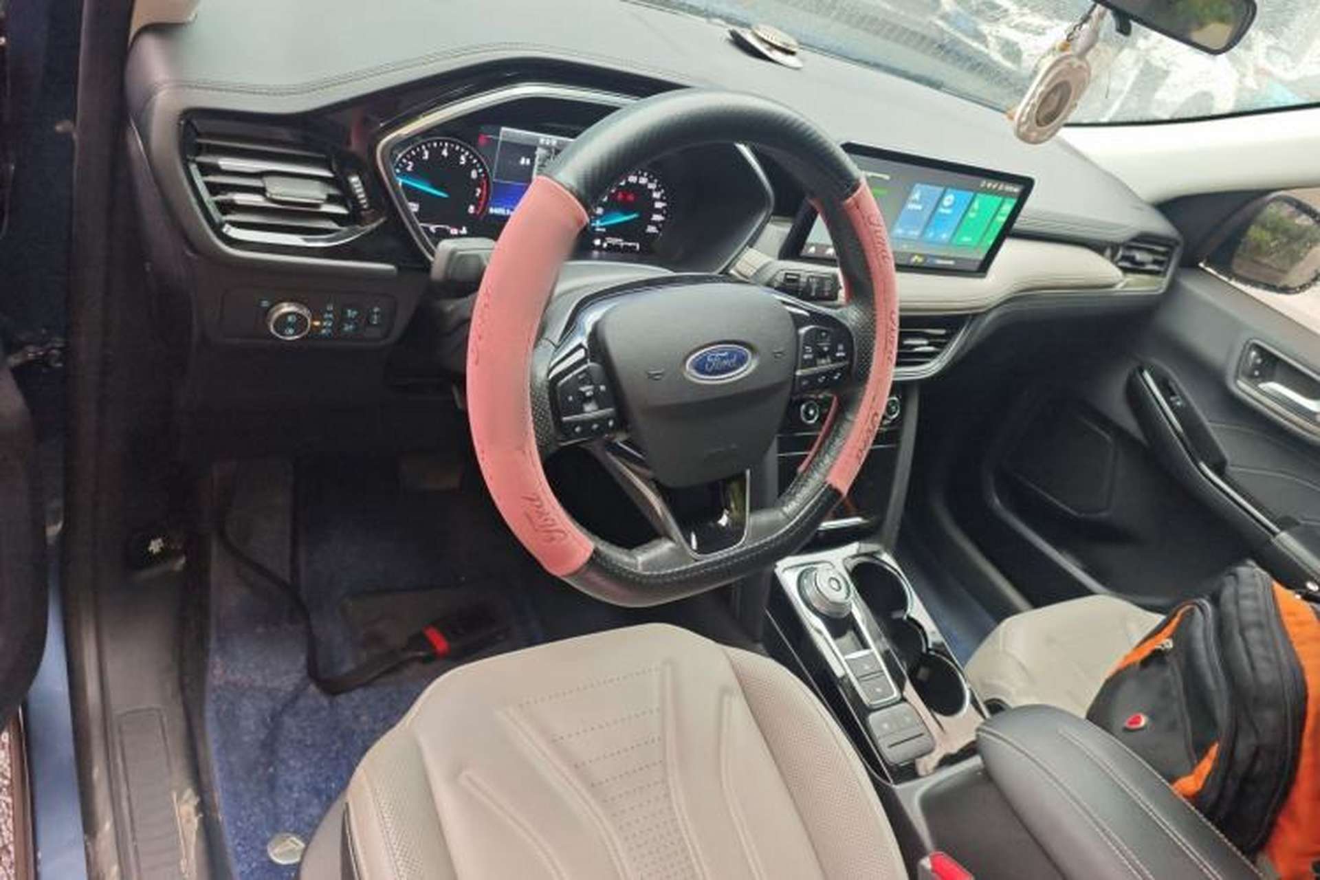 Used Ford Escape 2020 EcoBoost 245 Two-Wheel-Drive Titanium Edition Center Console