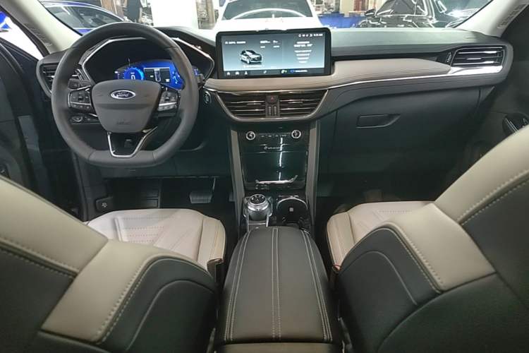 Used Ford Escape 2020 EcoBoost 245 Two-Wheel Drive Smart & Enjoyment Model Center Console