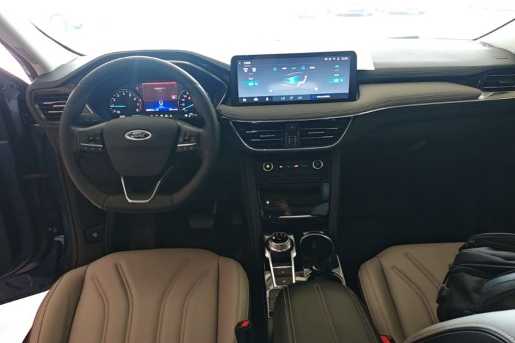 Used Ford Escape 2020 EcoBoost 245 Two-Wheel-Drive Comfort Edition Center Console