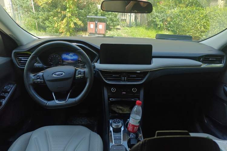 Used Ford Escape 2020 EcoBoost 245 Two-Wheel Drive Smart & Enjoyment Model Center Console