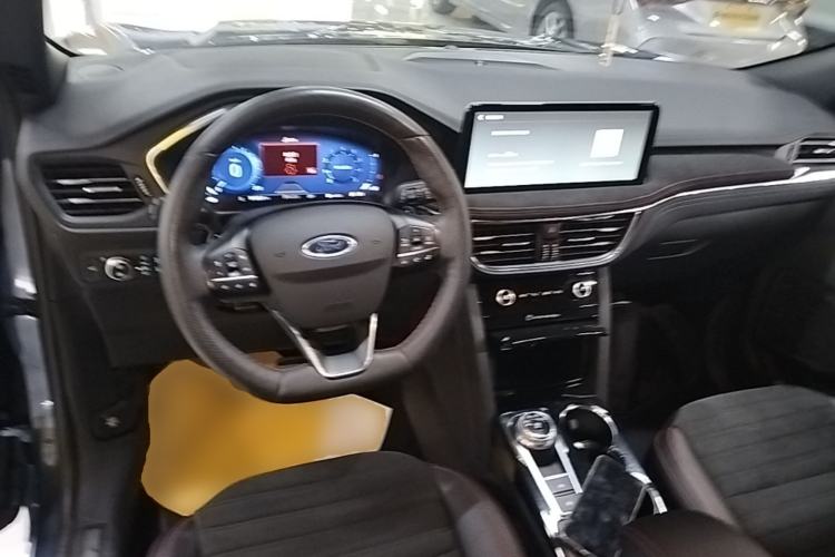 Used Ford Escape 2020 EcoBoost 245 Four-Wheel Drive ST-LINE Deluxe Edition Center Console