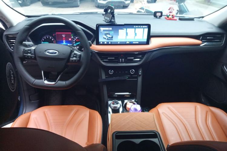 Used Ford Escape 2020 EcoBoost 245 Two-Wheel Drive Smart & Enjoyment Model Center Console