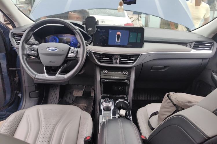 Used Ford Escape 2020 EcoBoost 245 Four-Wheel Drive Luxury Edition Center Console