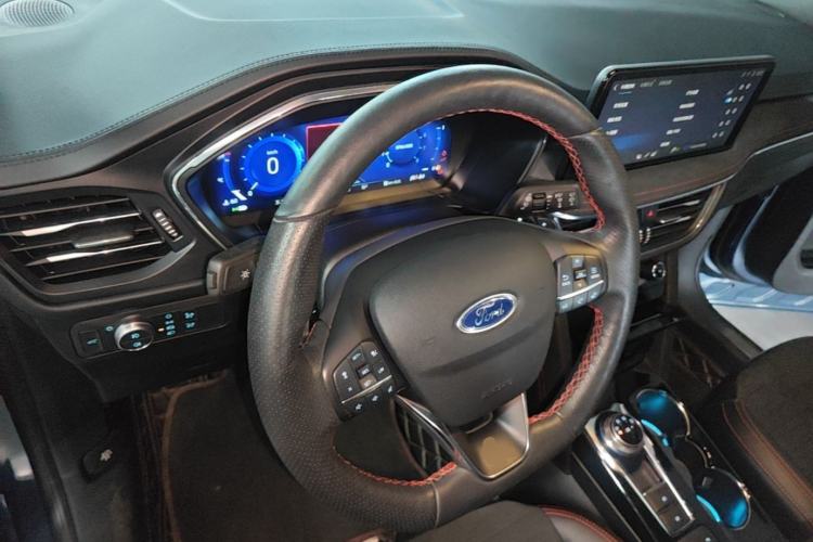 Used Ford Escape 2020 EcoBoost 245 Four-Wheel Drive ST-LINE Deluxe Edition Center Console