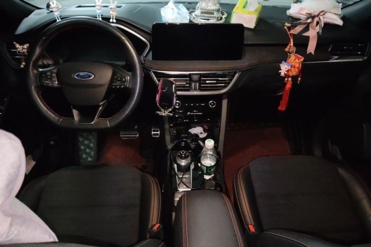 Used Ford Escape 2020 EcoBoost 245 Four-Wheel Drive ST-LINE Deluxe Edition Center Console