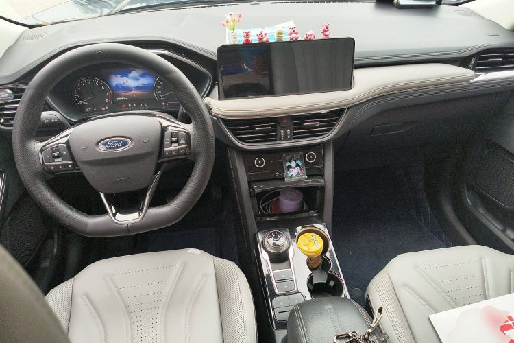 Used Ford Escape 2020 EcoBoost 245 Two-Wheel-Drive Titanium Edition Center Console