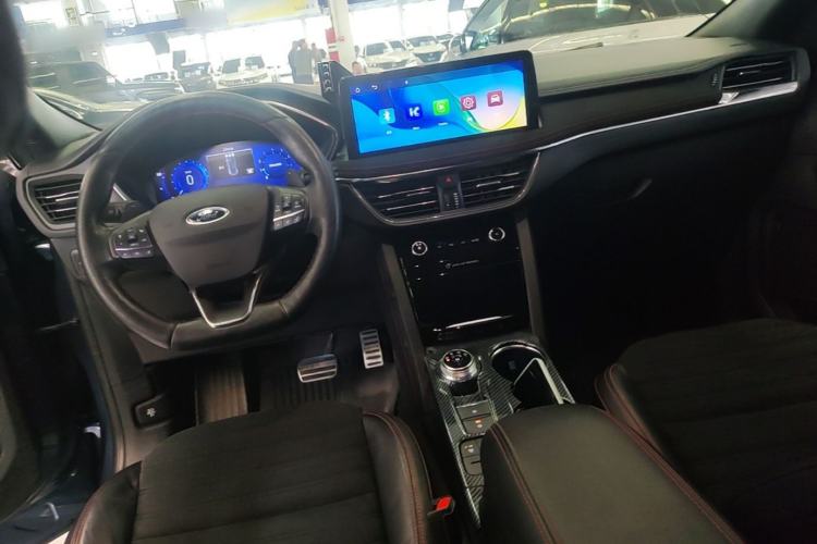 Used Ford Escape 2020 EcoBoost 245 Four-Wheel Drive ST-LINE Deluxe Edition Center Console