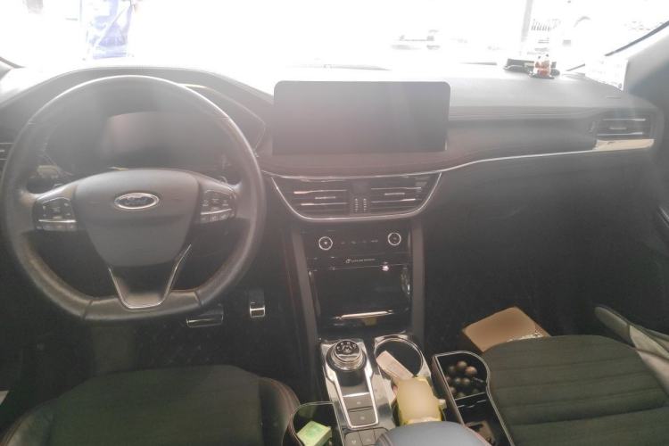 Used Ford Escape 2020 EcoBoost 245 Four-Wheel Drive ST-LINE Deluxe Edition Center Console