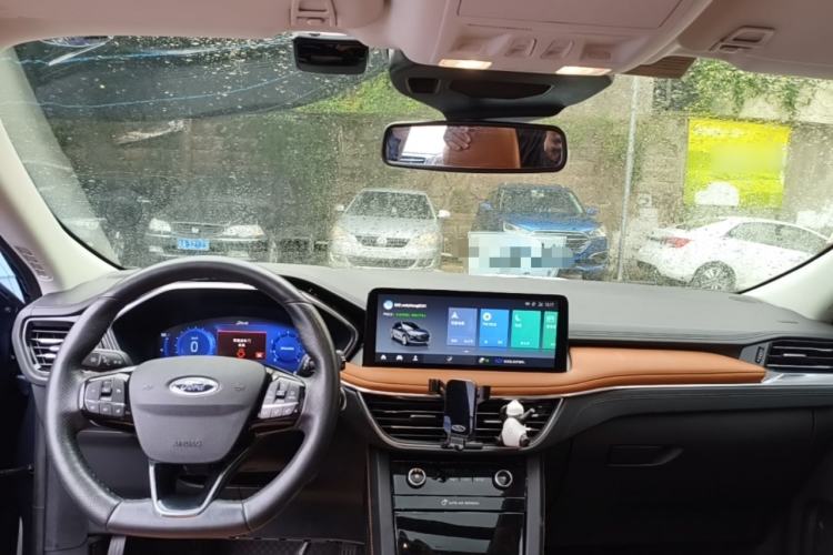Used Ford Escape 2020 EcoBoost 245 Four-Wheel Drive Luxury Edition Center Console