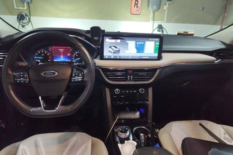 Used Ford Escape 2020 EcoBoost 245 4x4 Enjoyment Model Center Console