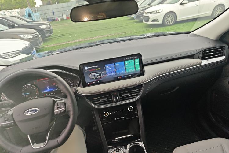 Used Ford Escape 2020 EcoBoost 245 Two-Wheel-Drive Titanium Edition Center Console