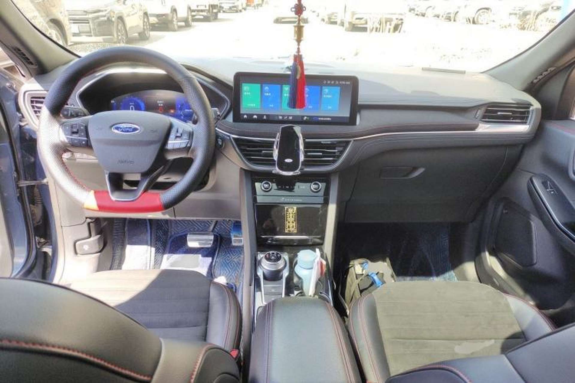 Used Ford Escape 2020 EcoBoost 245 Four-Wheel Drive ST-LINE Deluxe Edition Center Console