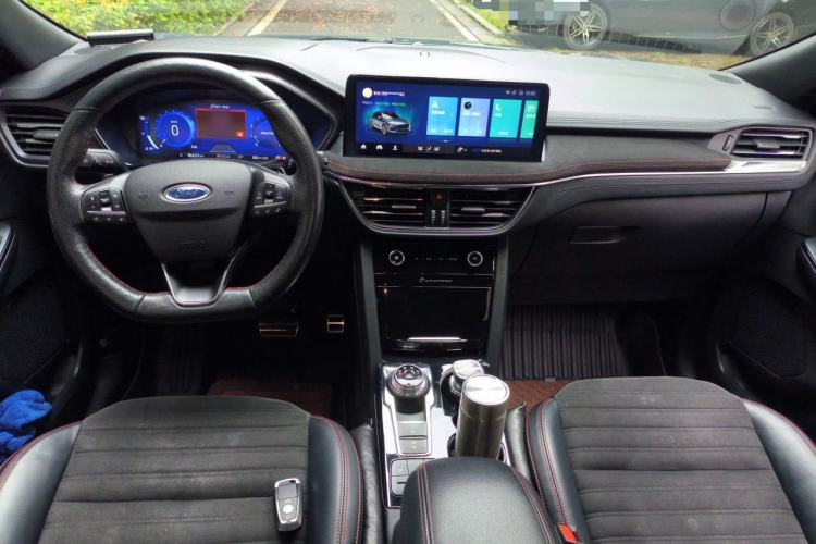 Used Ford Escape 2020 EcoBoost 245 Four-Wheel Drive ST-LINE Deluxe Edition Center Console
