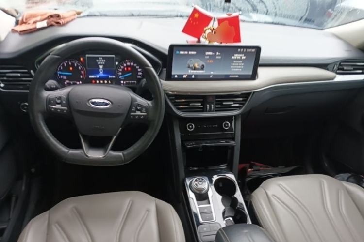 Used Ford Escape 2020 EcoBoost 245 Two-Wheel-Drive Comfort Edition Center Console
