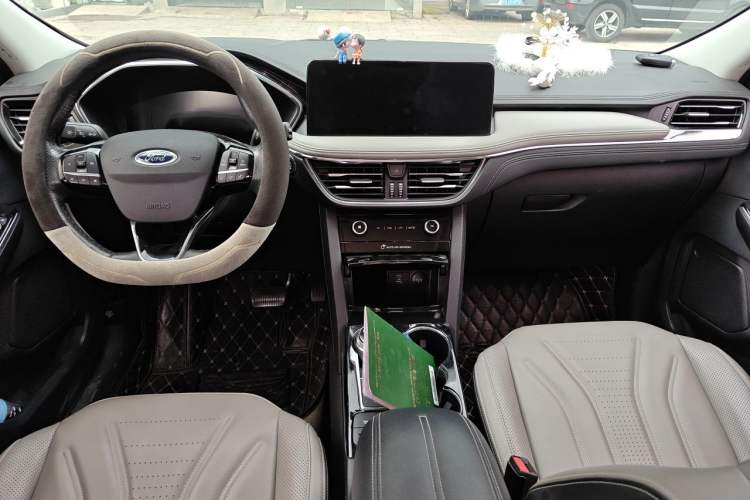 Used Ford Escape 2020 EcoBoost 245 Two-Wheel Drive Smart & Enjoyment Model Center Console