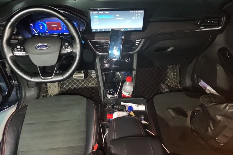 Used Ford Escape 2020 EcoBoost 245 Four-Wheel Drive ST-LINE Deluxe Edition Center Console