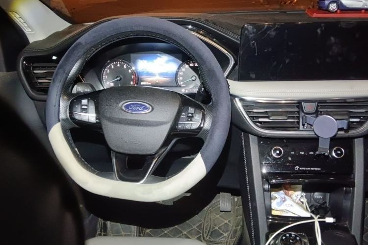 Used Ford Escape 2020 EcoBoost 245 Two-Wheel-Drive Titanium Edition Center Console