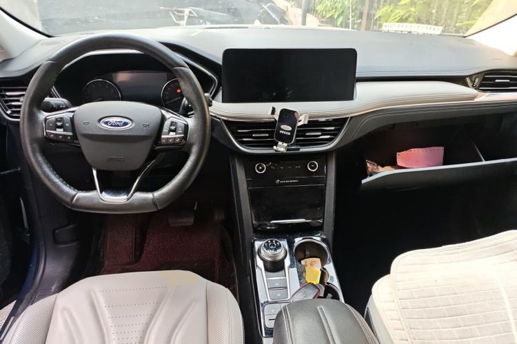 Used Ford Escape 2020 EcoBoost 245 Two-Wheel-Drive Titanium Edition Center Console