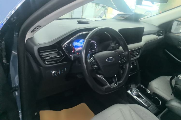 Used Ford Escape 2020 EcoBoost 245 4x4 Enjoyment Model Center Console