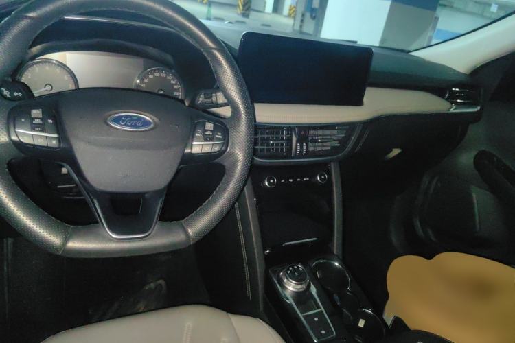 Used Ford Escape 2020 EcoBoost 245 Two-Wheel-Drive Comfort Edition Center Console
