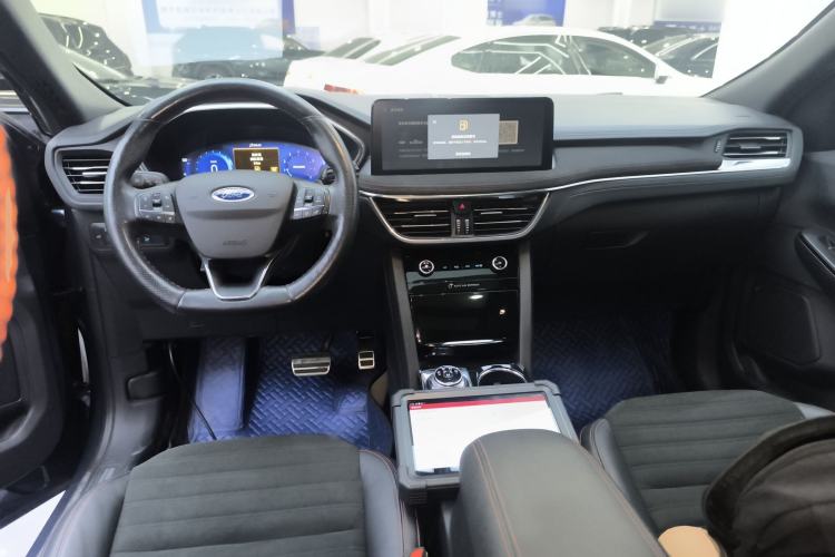 Used Ford Escape 2020 EcoBoost 245 Four-Wheel Drive ST-LINE Deluxe Edition Center Console