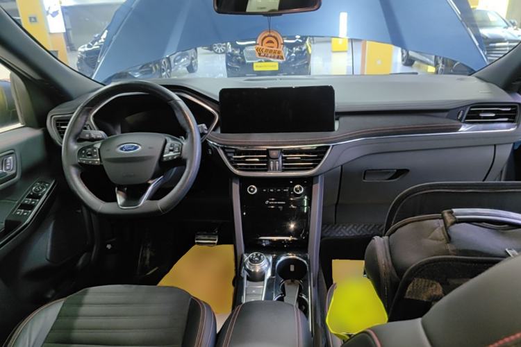 Used Ford Escape 2020 EcoBoost 245 Four-Wheel Drive ST-LINE Deluxe Edition Center Console