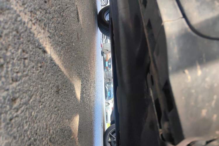 Used Ford Escape 2020 EcoBoost 245 Two-Wheel-Drive Titanium Edition Chassis Front Right