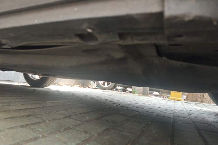 Used Ford Escape 2020 EcoBoost 245 Two-Wheel-Drive Titanium Edition Chassis Front Right