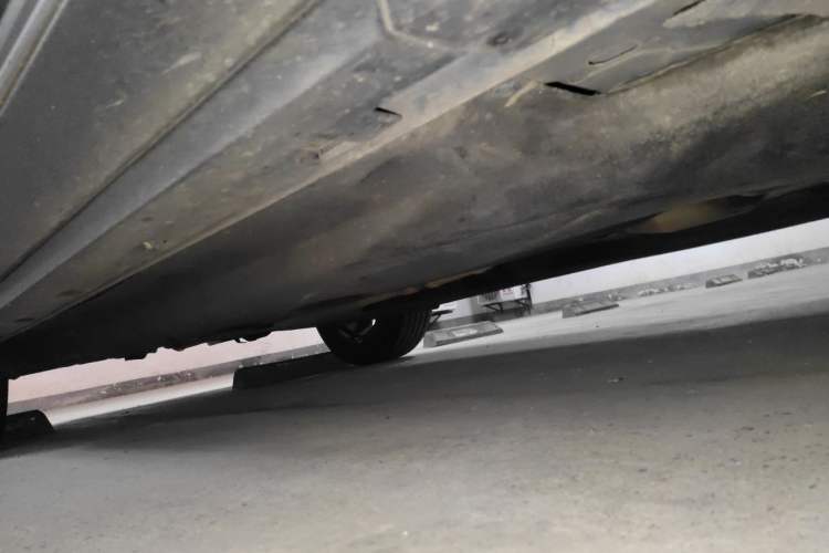 Used Ford Escape 2020 EcoBoost 245 Two-Wheel-Drive Titanium Edition Chassis Front Right