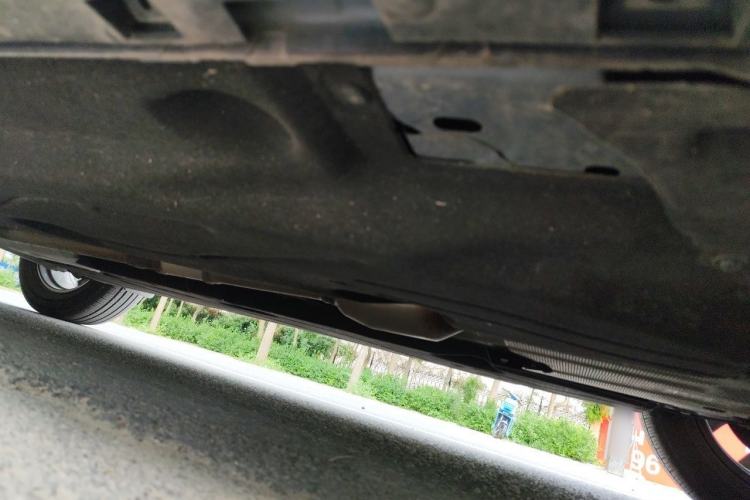 Used Ford Escape 2020 EcoBoost 245 Two-Wheel-Drive Titanium Edition Chassis Front Right
