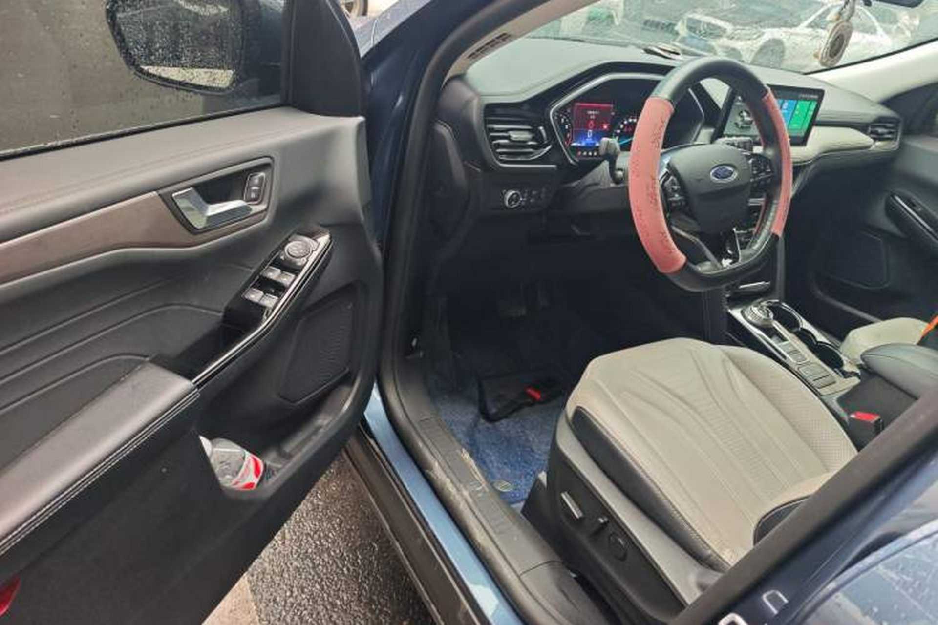 Used Ford Escape 2020 EcoBoost 245 Two-Wheel-Drive Titanium Edition Driver Seat