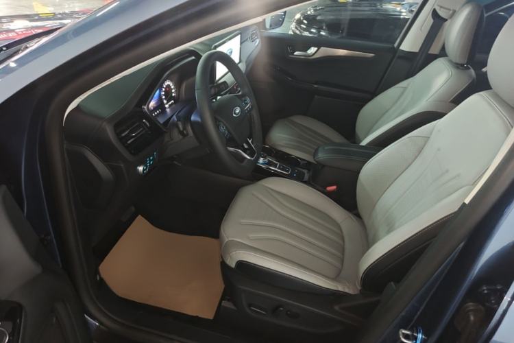 Used Ford Escape 2020 EcoBoost 245 Two-Wheel-Drive Titanium Edition Driver Seat