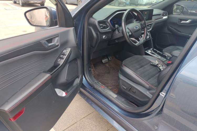 Used Ford Escape 2020 EcoBoost 245 Four-Wheel Drive ST-LINE Deluxe Edition Driver Seat