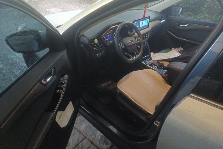 Used Ford Escape 2020 EcoBoost 245 Two-Wheel-Drive Titanium Edition Driver Seat