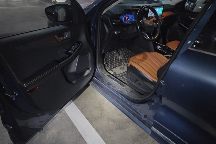 Used Ford Escape 2020 EcoBoost 245 Four-Wheel Drive Luxury Edition Driver Seat