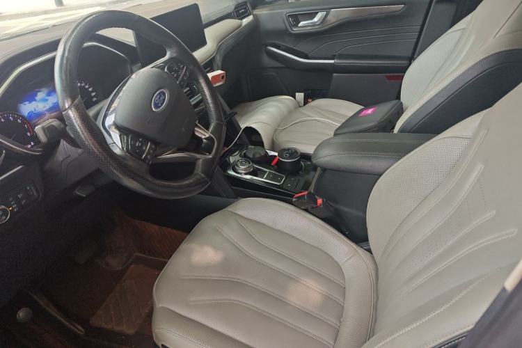 Used Ford Escape 2020 EcoBoost 245 Two-Wheel-Drive Titanium Edition Driver Seat
