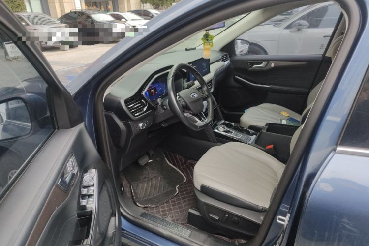 Used Ford Escape 2020 EcoBoost 245 Four-Wheel Drive Luxury Edition Driver Seat