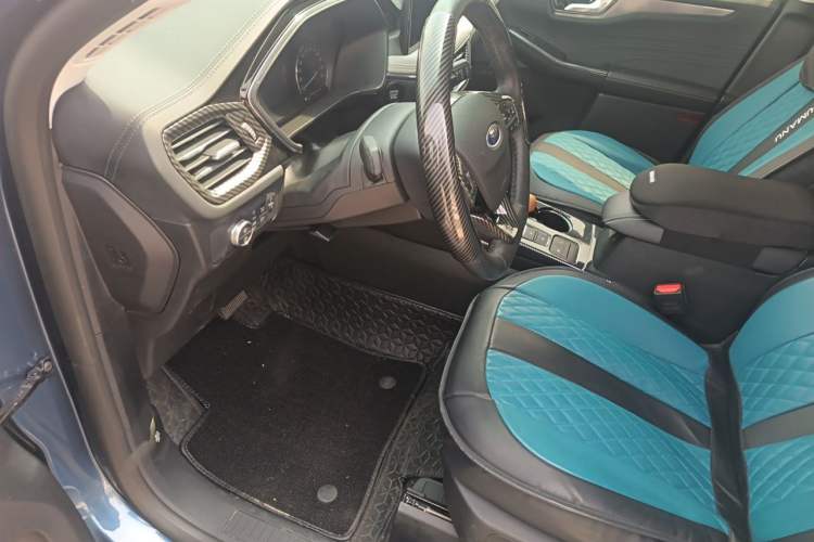 Used Ford Escape 2020 EcoBoost 245 Two-Wheel-Drive Titanium Edition Driver Seat