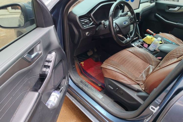 Used Ford Escape 2020 EcoBoost 245 Four-Wheel Drive Luxury Edition Driver Seat