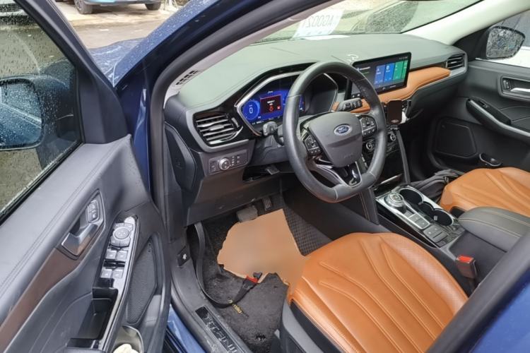 Used Ford Escape 2020 EcoBoost 245 Four-Wheel Drive Luxury Edition Driver Seat