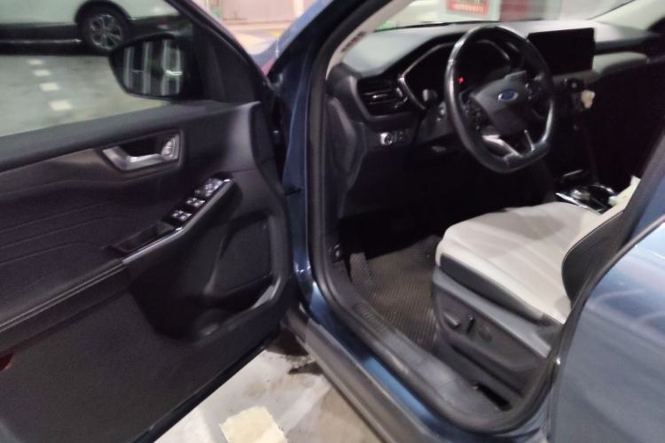 Used Ford Escape 2020 EcoBoost 245 4x4 Enjoyment Model Driver Seat