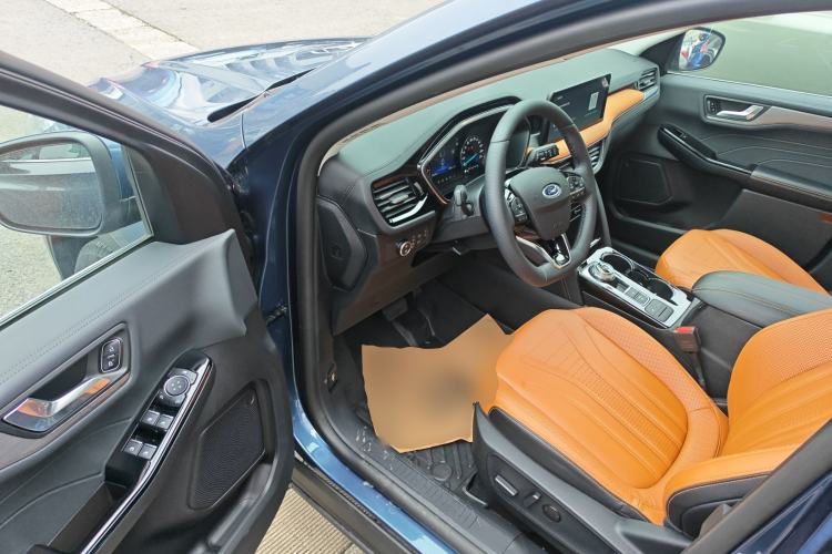 Used Ford Escape 2020 EcoBoost 245 Two-Wheel-Drive Titanium Edition Driver Seat