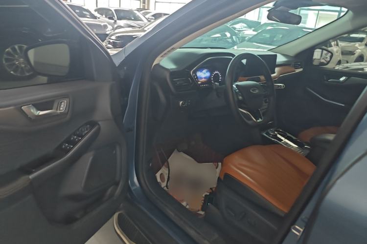 Used Ford Escape 2020 EcoBoost 245 Two-Wheel-Drive Titanium Edition Driver Seat