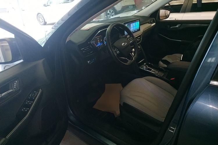 Used Ford Escape 2020 EcoBoost 245 Two-Wheel-Drive Titanium Edition Driver Seat
