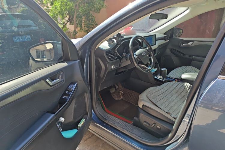 Used Ford Escape 2020 EcoBoost 245 Two-Wheel-Drive Titanium Edition Driver Seat