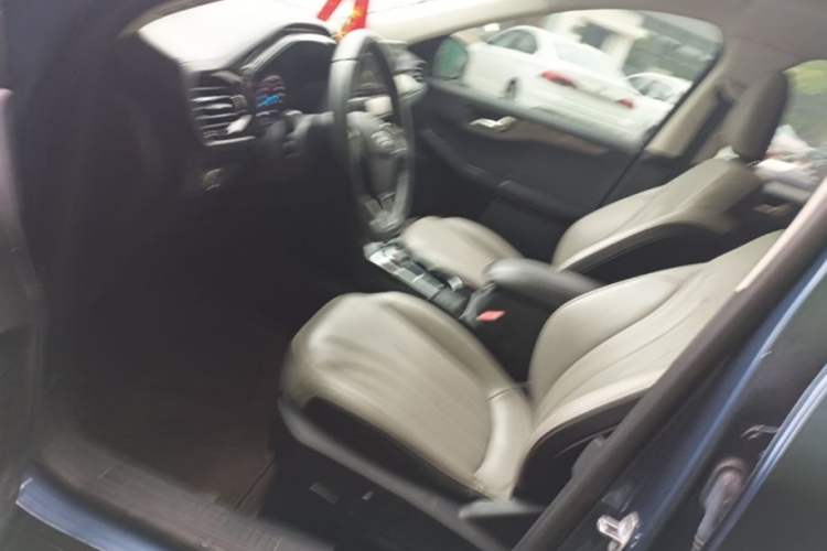 Used Ford Escape 2020 EcoBoost 245 Two-Wheel-Drive Comfort Edition Driver Seat