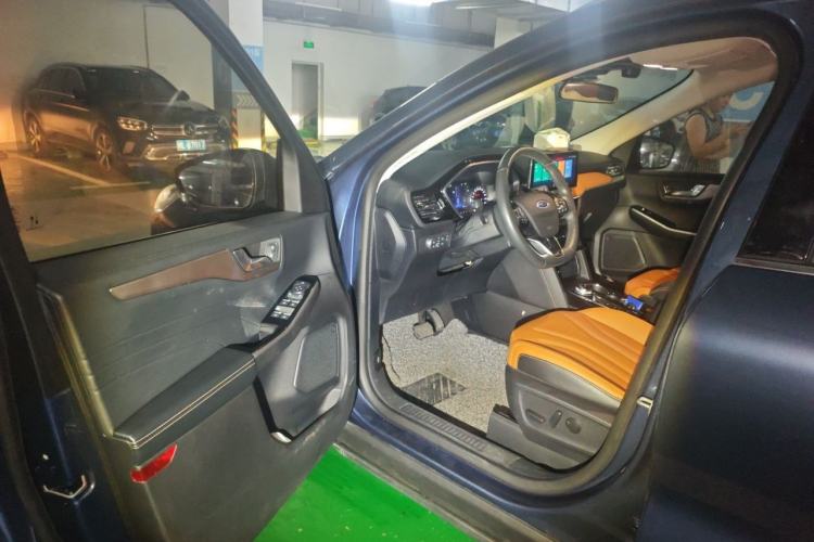 Used Ford Escape 2020 EcoBoost 245 4x4 Enjoyment Model Driver Seat