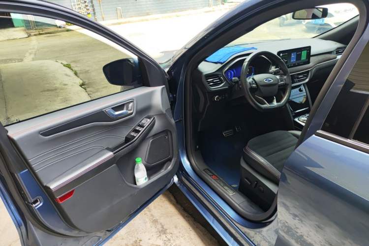 Used Ford Escape 2020 EcoBoost 245 Four-Wheel Drive ST-LINE Deluxe Edition Driver Seat