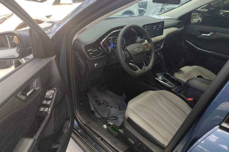 Used Ford Escape 2020 EcoBoost 245 Two-Wheel Drive Smart & Enjoyment Model Driver Seat
