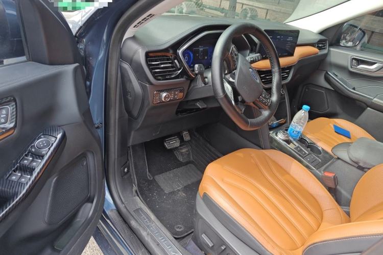 Used Ford Escape 2020 EcoBoost 245 Four-Wheel Drive Luxury Edition Driver Seat